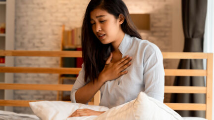 girl difficulty breathing